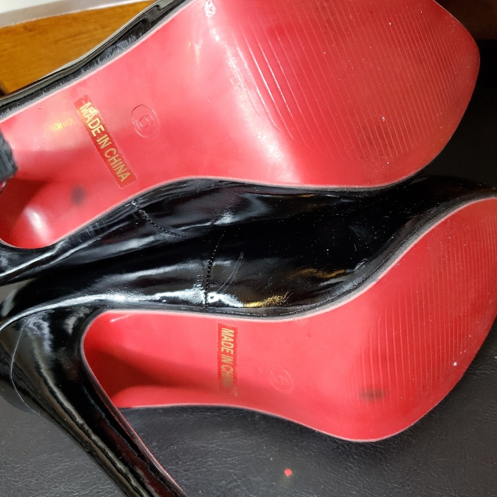 Heels - Picture 4 of 4